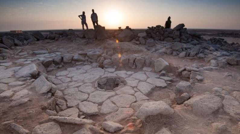 ヨルダンの遺跡から1万4500年前のパン、世界最古