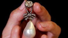 マリー・アントワネットの真珠のペンダント、41億円で落札