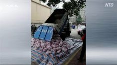 習近平武漢訪問に日に「肉が食べたい」と抗議 ゴミ収集車が食品を配送